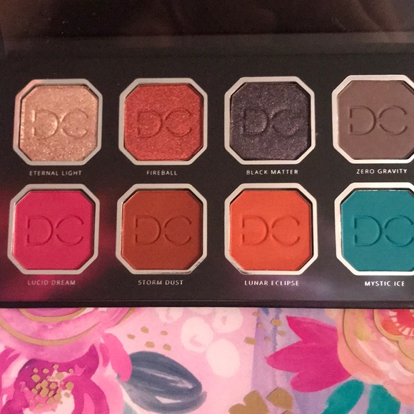 Celestial Thunder eyeshadow palette - Picture 2 of 3